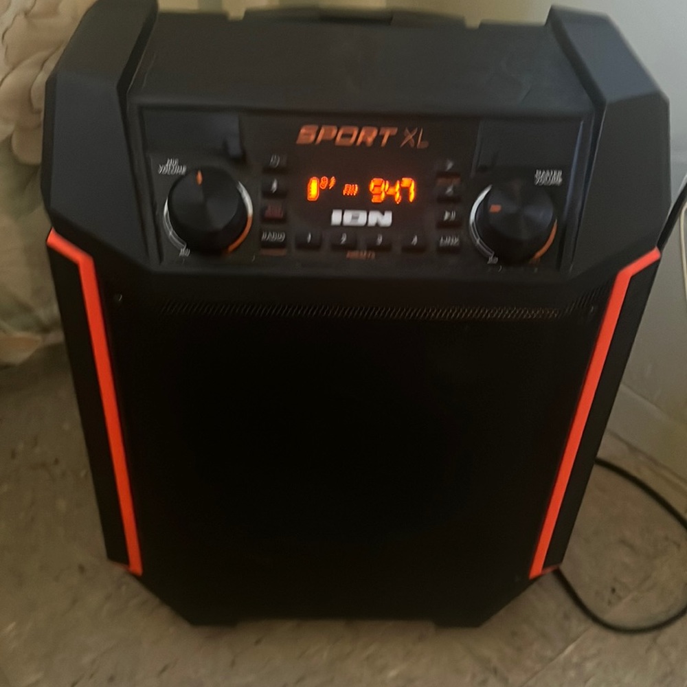 SPORT XL  Radio with Bluetooth black normal size